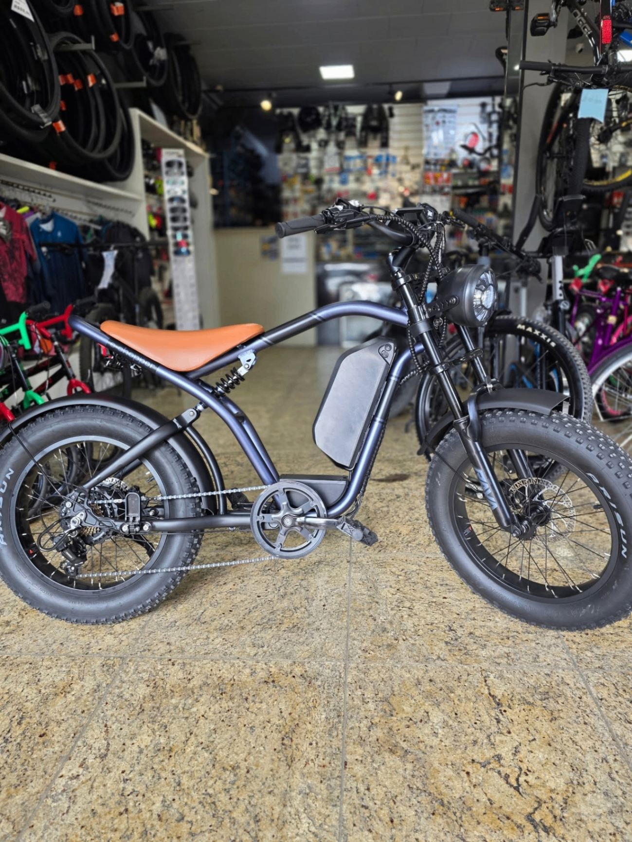 Bicicleta elétrica exposta na Casa das Bicicletas Bifão